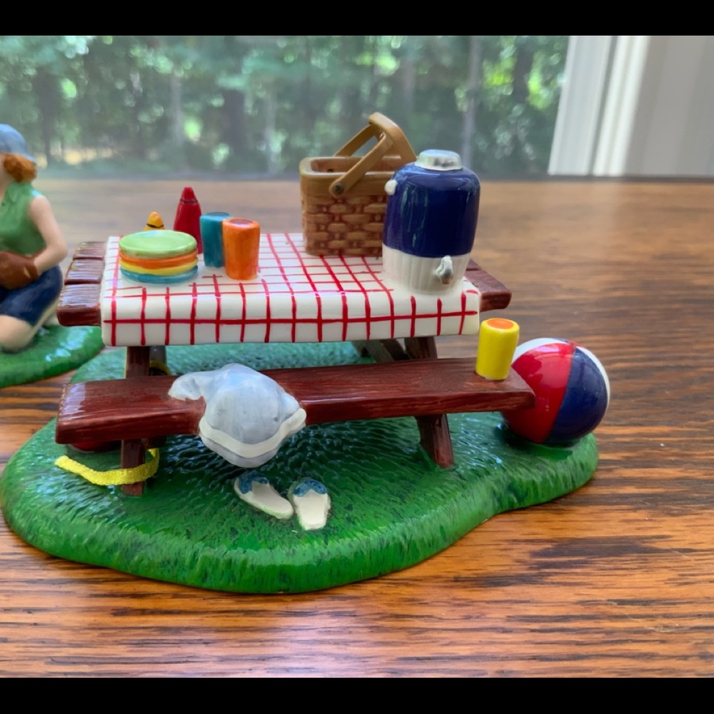 Department 56 Accessories Snow Village Summertime Family Picnic (Set of 3) - Picture 3 of 8